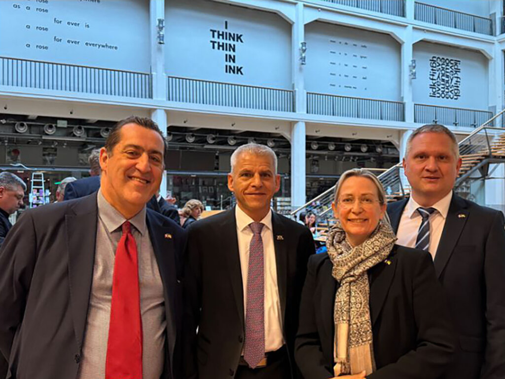 De g. à d. : Gaël de Maisonneuve, Dr.Patrick Rapp, Celine Eheim, Jörg Luft