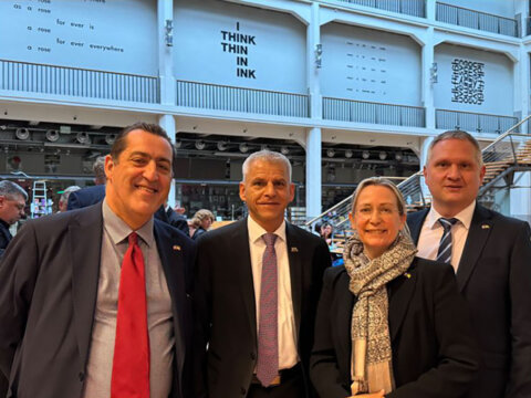 De g. à d. : Gaël de Maisonneuve, Dr.Patrick Rapp, Celine Eheim, Jörg Luft